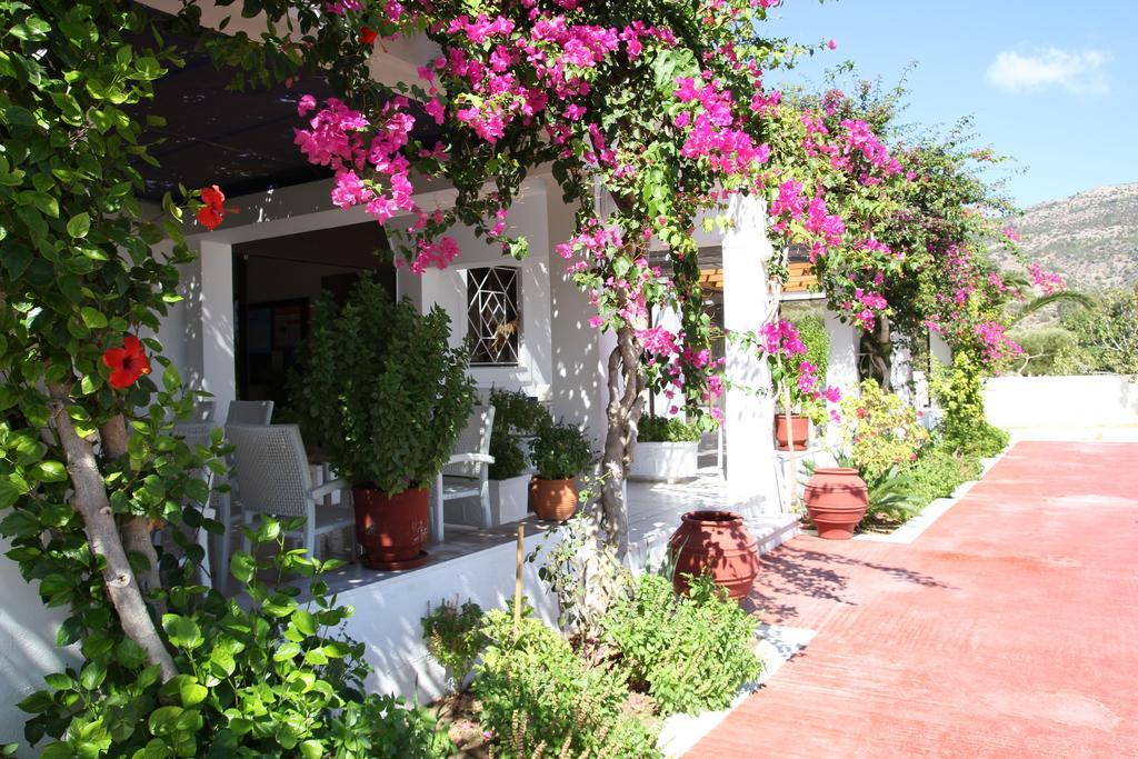 Mediterranean Hotel Kárpatos Exterior foto